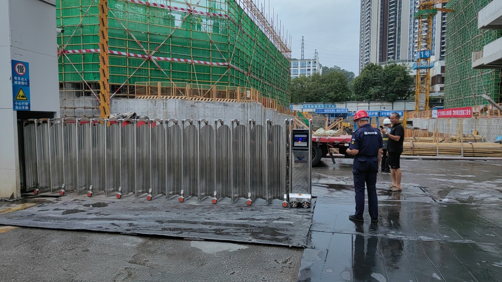 封板伸縮門的優(yōu)點(diǎn)概述